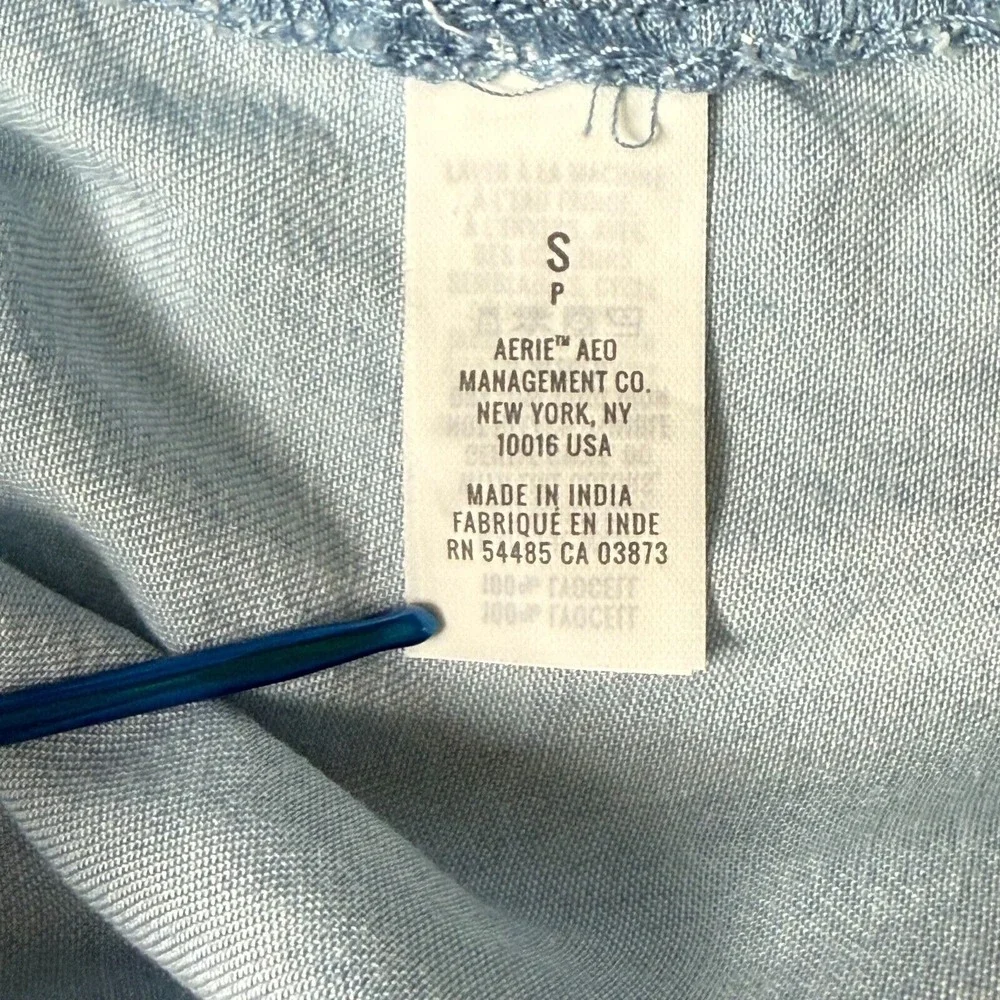 Aerie Shorts Womens Small Blue Chambray‎ Light Wash Belted Lightweight Jorts